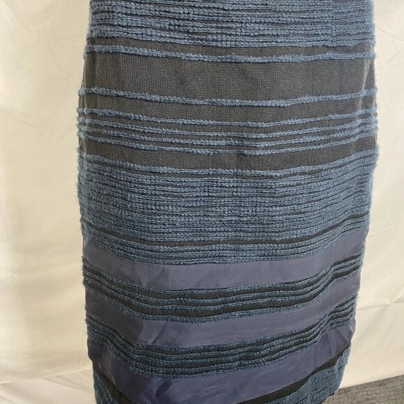 NEW CAROLINA HERRERA Women’s Mixed-Fabric Tweed Knee-Length Skirt Navy/Black – 8 - Picture 10 of 11